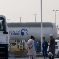 Esplosioni e incendi ad Abu Dhabi in seguito ad un attacco con dei droni