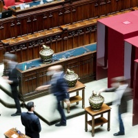 Mattarella sale, ma la fumata è ancora nera