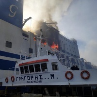 Incendio sul traghetto: «Ancora dodici dispersi»
