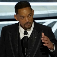 Dopo lo schiaffo, le lacrime. Ma Chris Rock non denuncerà Will Smith