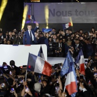 Gli exit polls incoronano Emmanuel Macron con il 58,2% delle preferenze