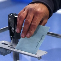 Al via il ballottaggio Macron-Le Pen