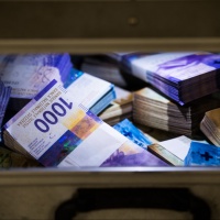 Truffa e appropriazione indebita, avvocato alla sbarra