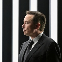Musk sfida Twitter: «O mi vendete tutto, o mollo»