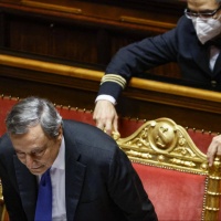Il centrodestra e la risoluzione Casini: Draghi e una maggioranza che non c'è più