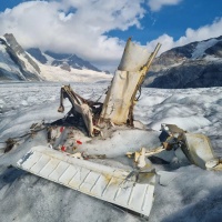Il caldo fa emergere i rottami di un aereo schiantato 54 anni fa