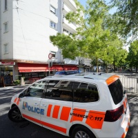 Scassinano bancomat e fuggono senza bottino