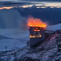 Brucia la stazione invernale di Glacier 3000