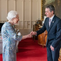 Cassis verso Londra per l'ultimo saluto alla Regina