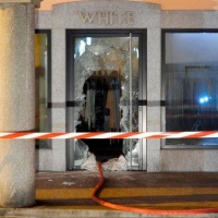 Incendio al White, quattro anni al titolare del negozio