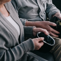 Un anziano su tre, in Ticino, è in povertà