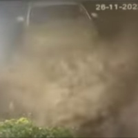 Ischia, in pochi secondi il fango trascina via tutto