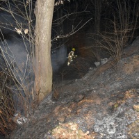Incendio in un bosco sopra Calonico