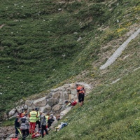 Gino Mäder in ospedale dopo una brutta caduta