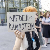 «Il concerto dei Rammstein va annullato»