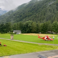 Nove escursionisti bloccati in Verzasca: la Rega li porta in salvo