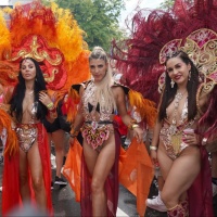 Avvio bagnato per la Street Parade