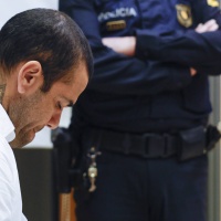 Violenza sessuale, Dani Alves condannato a 4 anni e 6 mesi di carcere
