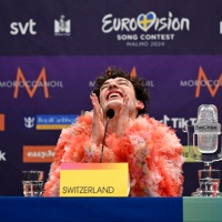 Nemo sul tetto dell'Eurovision: «Un premio molto speciale per la Svizzera»