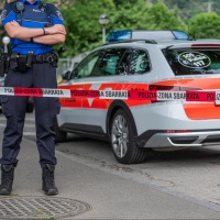 Docente minacciata con un’arma, fermati due adolescenti di 15 e 16 anni