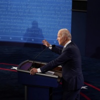 Le bugie di Trump e la fatica di Biden: il dibattito è un disastro