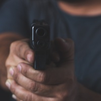 «La pistola era per me stesso, non per uccidere l'amante di mia moglie»