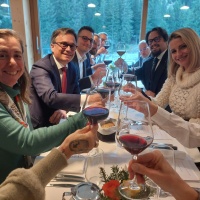 C'è Michelle per rilanciare il Campra Lodge. E spunta anche Zucchero