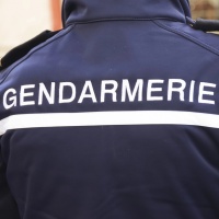Tre bambini uccisi, la madre è ricercata