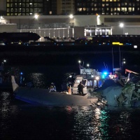 Aereo si scontra con elicottero militare e cade nel fiume a Washington