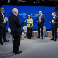 «Davos è un'irrilevante ed elitaria corsa al denaro»
