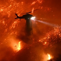 Los Angeles va a fuoco, e la colpa potrebbe essere anche delle star di Hollywood
