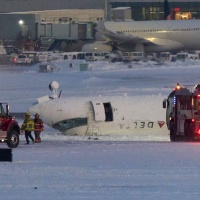 Aereo Delta capovolto a Toronto, almeno 18 i feriti