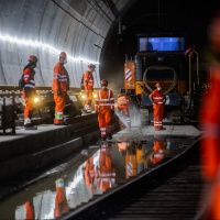 Deragliamento nel Gottardo: «La causa? Un problema sistematico ai freni dei treni merci»
