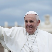 Leggeri miglioramenti per il Papa