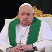 Il Papa ricoverato, ha un'infezione alle vie respiratorie