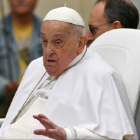 Il Papa è morto di «ictus, coma, collasso cardiocircolatorio»