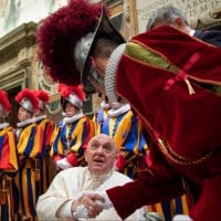 «Con profonda tristezza, la Guardia Svizzera Pontificia saluta Papa Francesco»