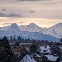 Una valanga seppellisce diverse persone nell'Oberland bernese