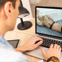 Chiuso forum con foto intime rubate di donne, ci sono anche vittime ticinesi. «Cosa si fa?»