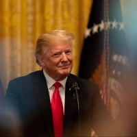 Dazi dichiarati illegali, Trump invoca la Corte suprema