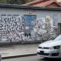 Il graffito anti-Israele (cancellato) finisce in un'interrogazione