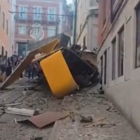 Deraglia una funicolare a Lisbona, almeno quindici morti