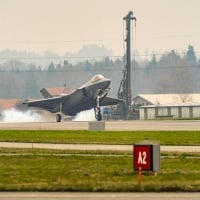 Pagare di più i jet? Per due svizzeri su tre «è inaccettabile»
