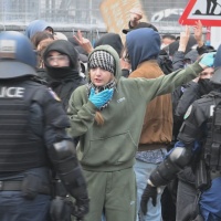 Diciotto poliziotti feriti dalla furia Pro Pal