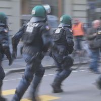 «Una forza bruta contro la polizia»