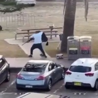 L'eroe di Bondi Beach: disarma uno degli sparatori, nonostante le ferite
