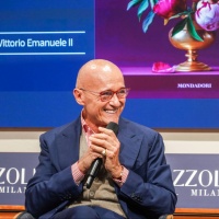 Scandalo sessuale, Alfonso Signorini si autosospende da Mediaset