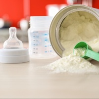 Morto un neonato, si cercano legami fra la morte e il latte in polvere