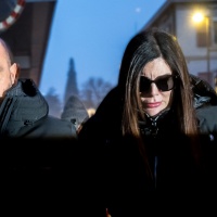 Rischio di fuga anche per Jessica Moretti: deve consegnare i suoi documenti
