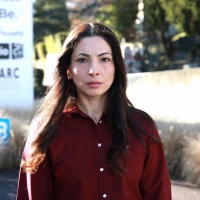 «Io sono qui, in pace e al sicuro. Ma non so se i miei familiari sono ancora vivi»
